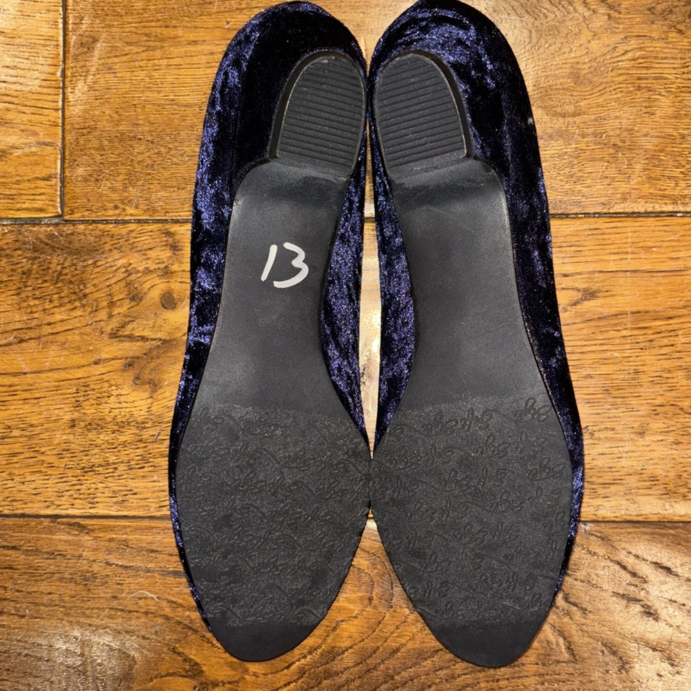 Soft Style Shoes - Picture 8 of 8